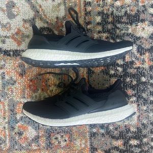 Like-New Womens Adidas UltraBoost 8.5